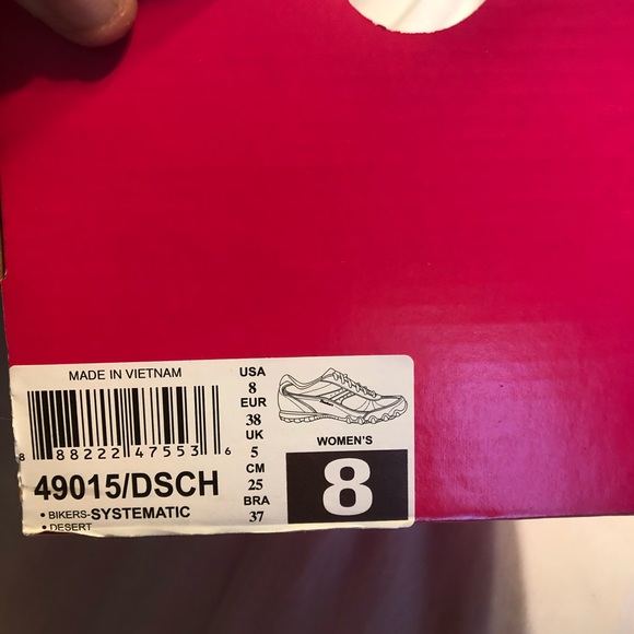 Relaxed fit chocolate Skechers with memory foam . - Picture 2 of 5